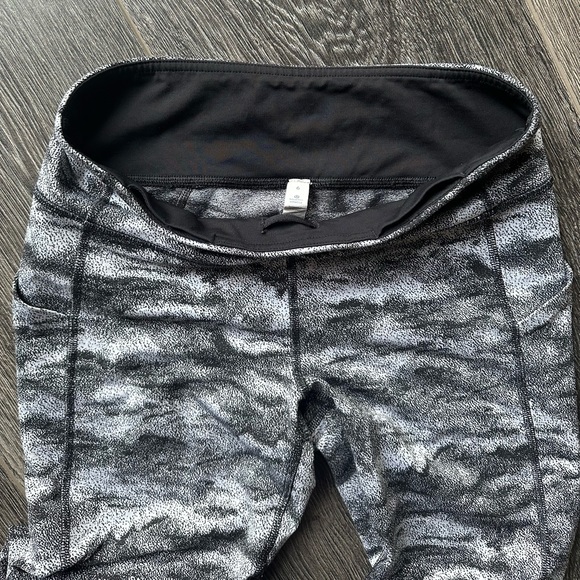 Lululemon Pace Rival Crop - Picture 2 of 7